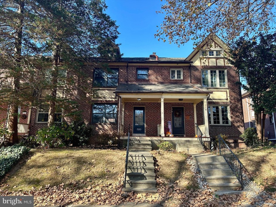 320 Sunset Rd, Reading, PA 19611 - photo 1