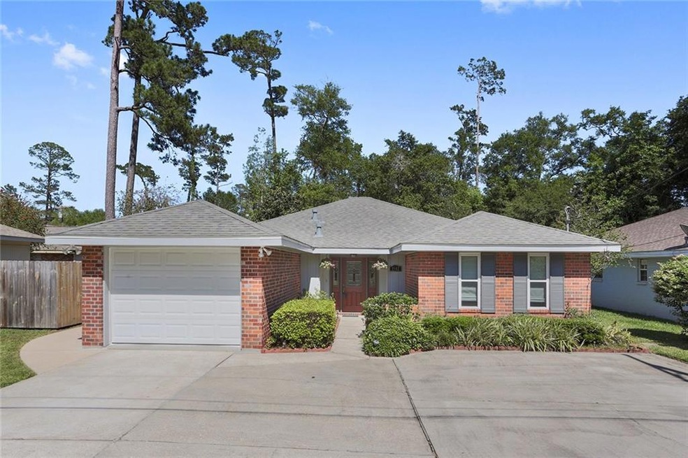 1842 8th St, Slidell, LA 70458 - photo 1