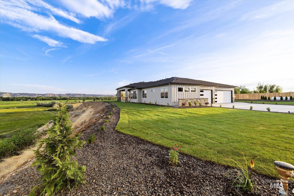 1015 Greenfields Ln, Emmett, ID 83617 - photo 1