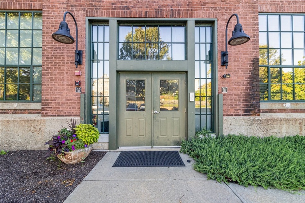 180 Allen St unit 208, Woonsocket, RI 02895 - photo 1