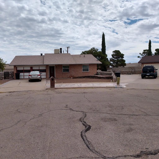 15360 Woodhill Ct, Horizon City, TX 79928 - photo 1