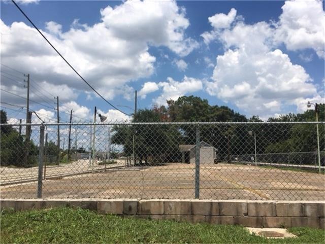 4608 Fulton St, Houston, TX 77009 - photo 1