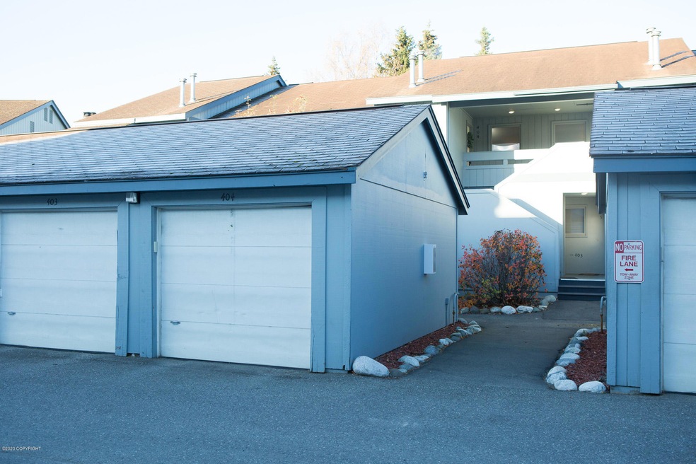 Detached garage