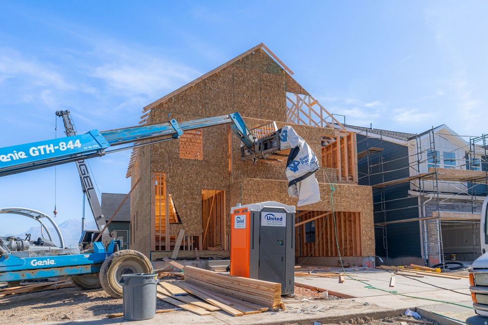 1092 Canvasback Dr unit 401, Eagle Mountain, UT 84043 - photo 1