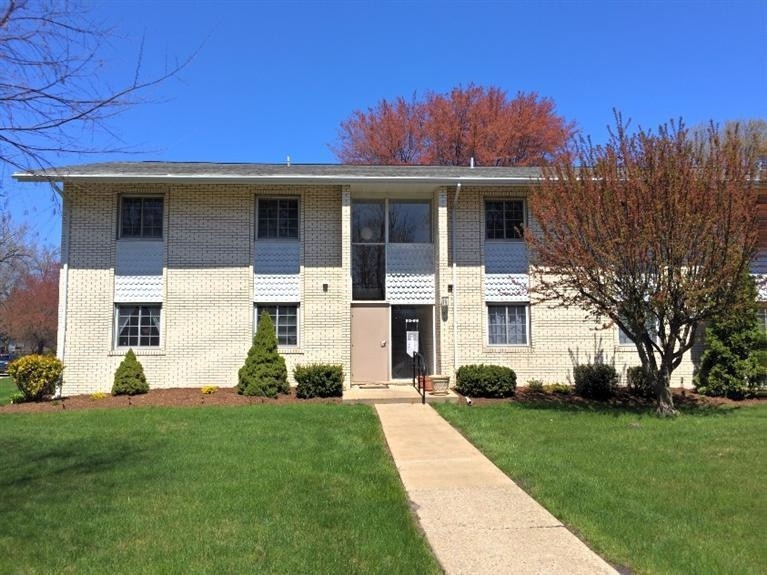 914 Birch Tree Ln, Michigan City, IN 46360 - photo 1