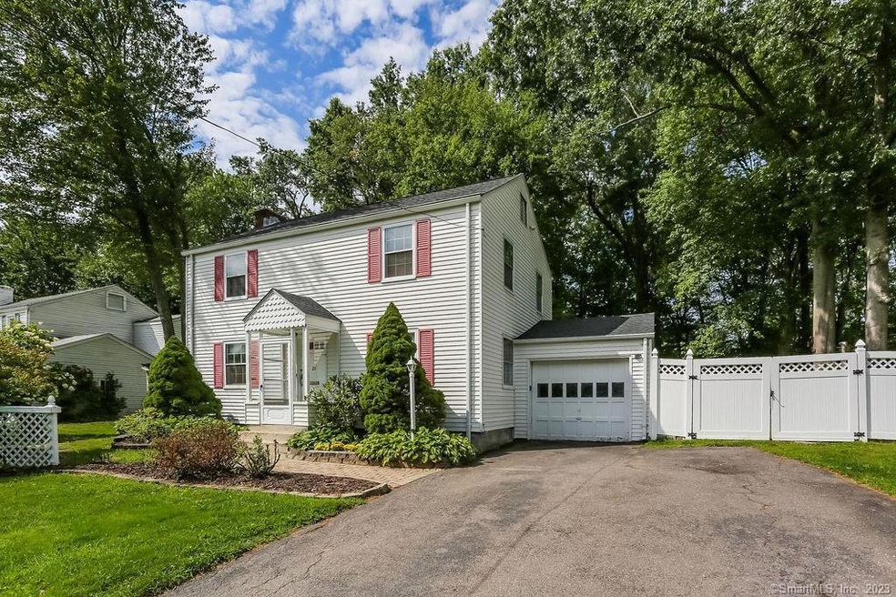 Welcome home to 23 Seneca Road. This terrific 4 be