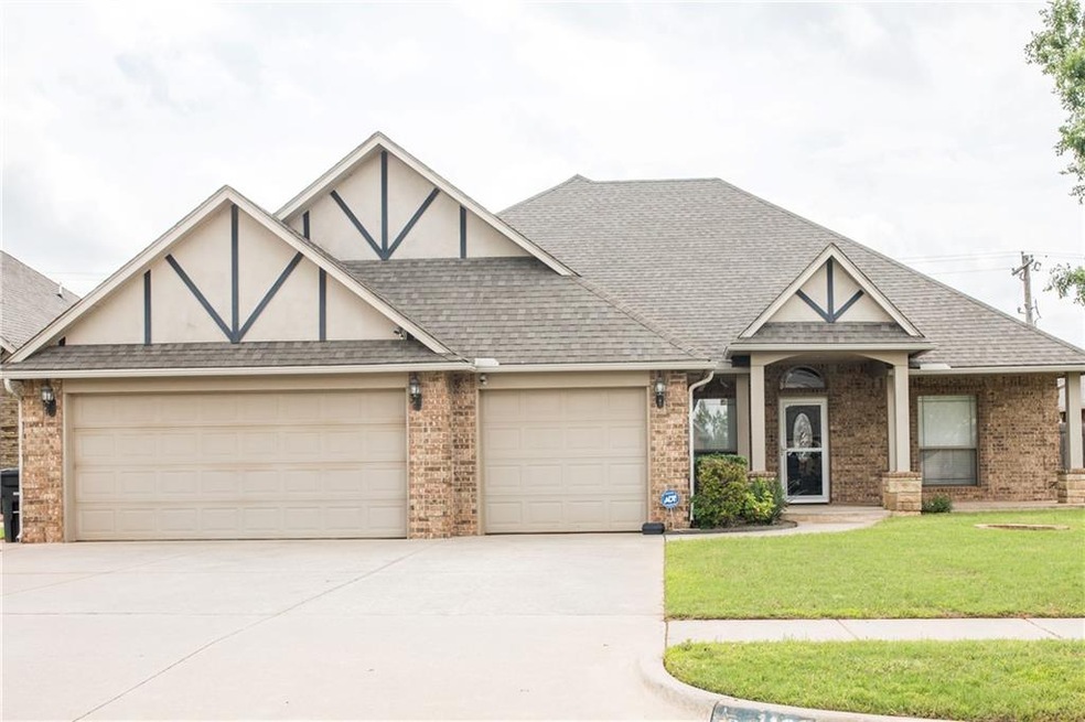 1109 Kelsi Dr, Moore, OK 73160 - photo 1