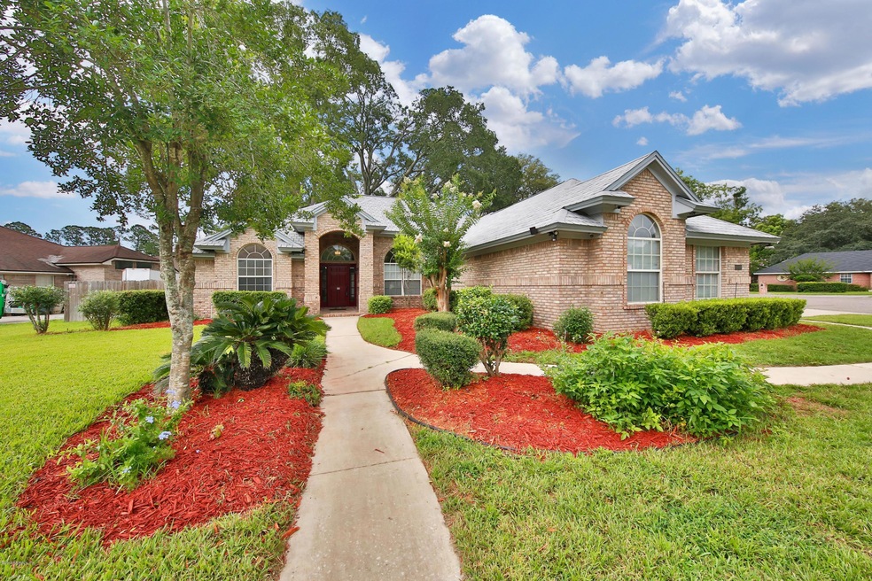 4651 Confederate Oaks Dr, Jacksonville, FL 32210 - photo 1