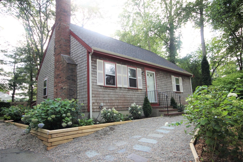 2 White Pine Ln, East Falmouth, MA 02536 - photo 1