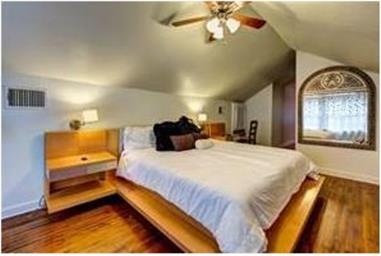 Stand alone House bedroom