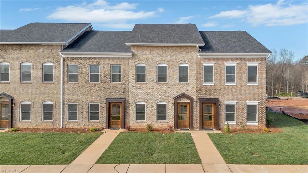 2113 24th Street Lane Sortheast, Hickory, NC 28602 - photo 1