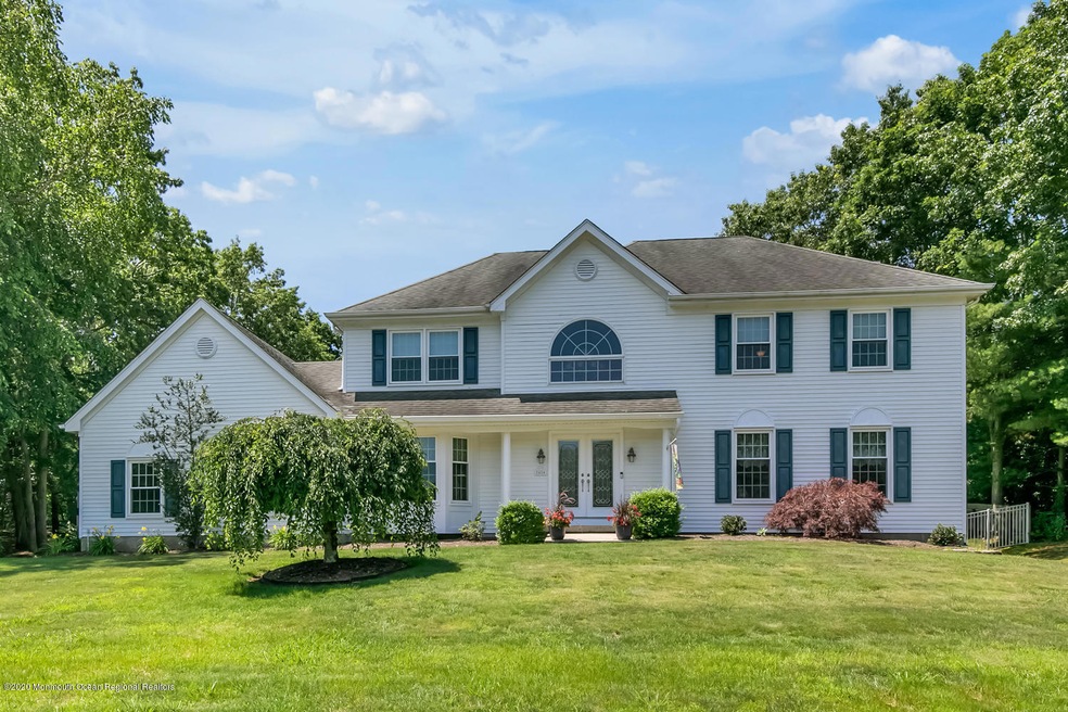 2424 Orchard Crest Blvd-large-005-031-4M