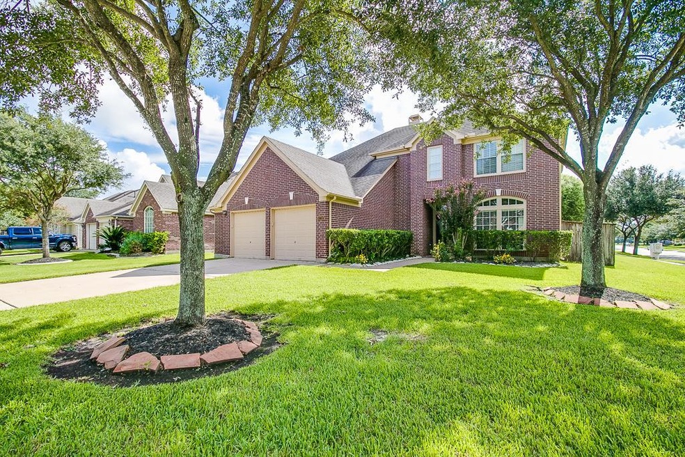 8702 Candleshine Cir, Houston, TX 77095 - photo 1