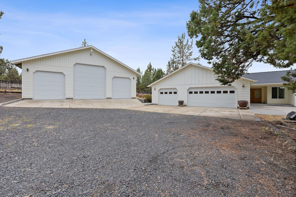 6851 SE David Way, Prineville, OR 97754 - photo 1