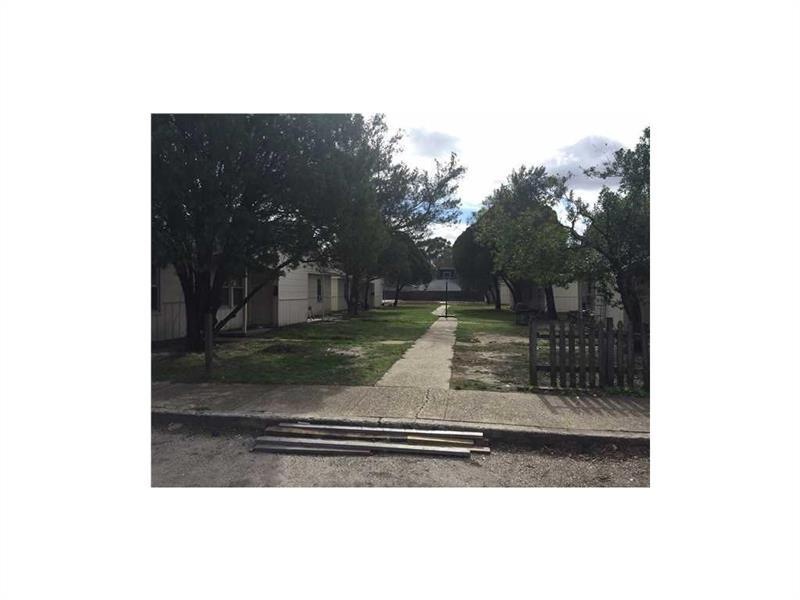 2511 Emogene St unit B, Mobile, AL 36606 - photo 1