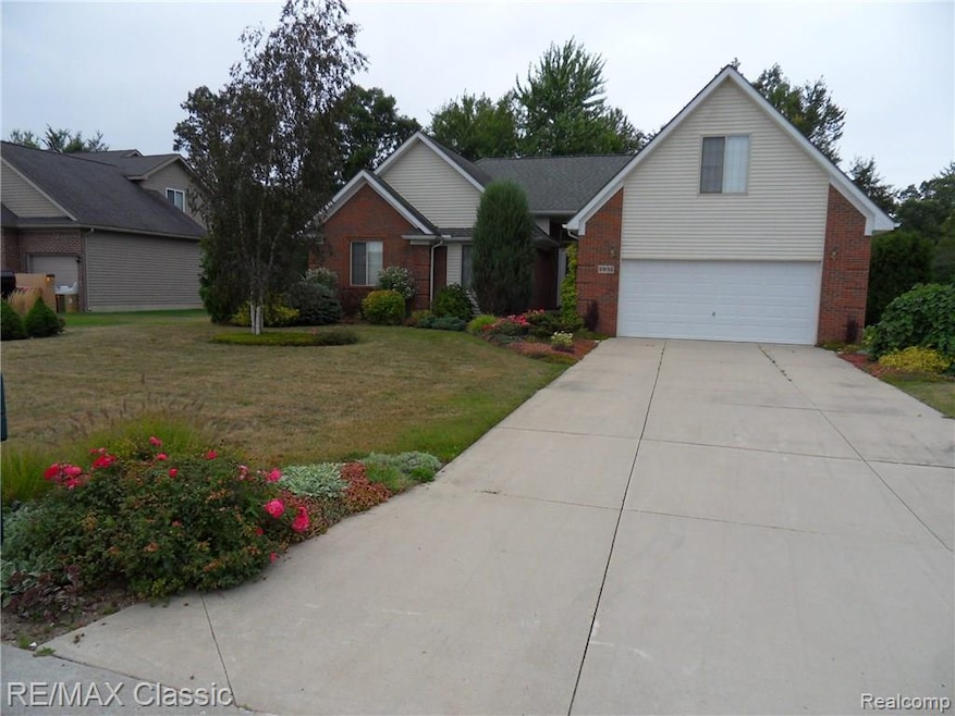 2851 Manchester Dr, Kimball, MI 48074 - photo 1