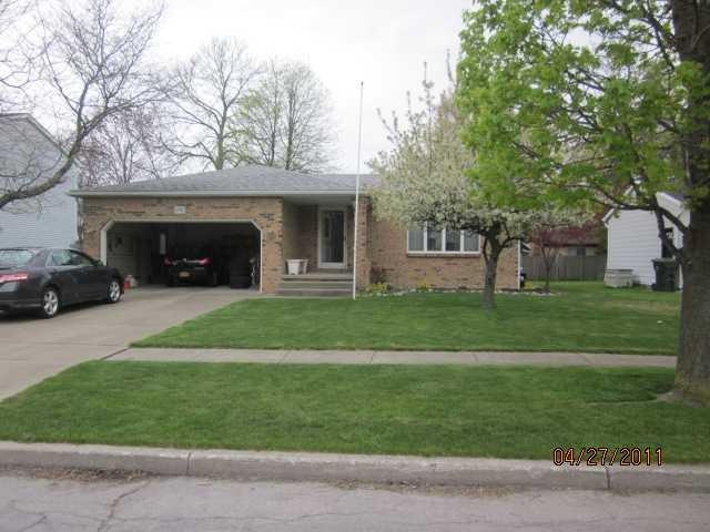 1078 Remington Dr, North Tonawanda, NY 14120 - photo 1