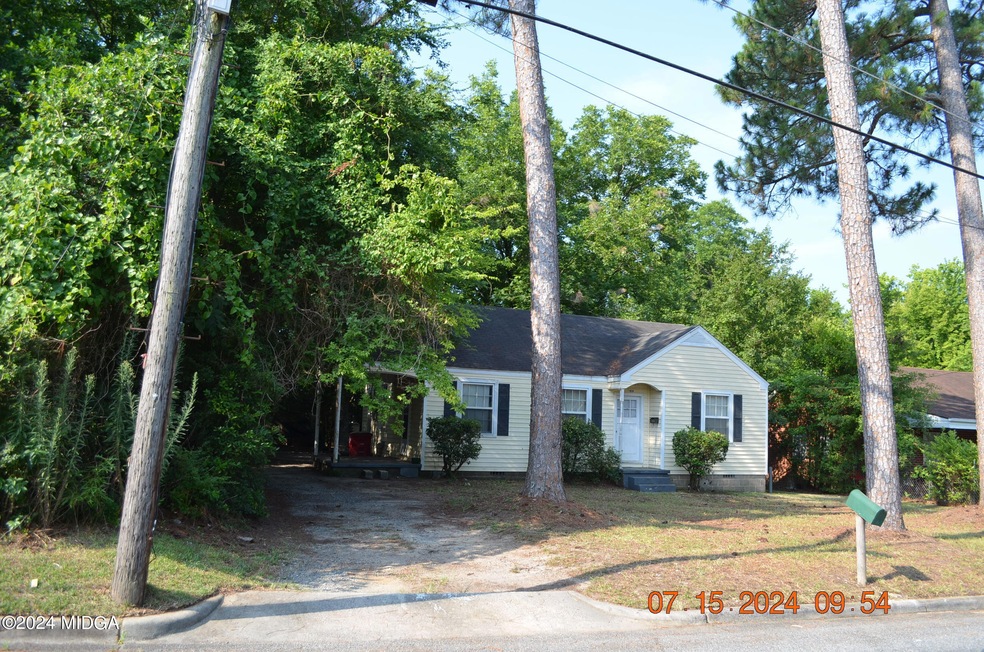 1038 Sylvian Dr, Macon, GA 31206 - photo 1