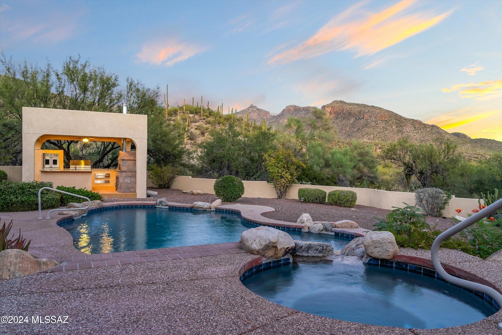 42-Hot Tub & Pool