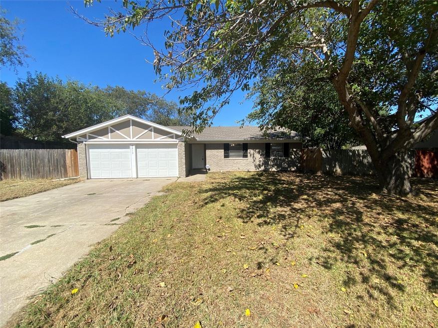 7913 Maplewood Ave, North Richland Hills, TX 76180 - photo 1