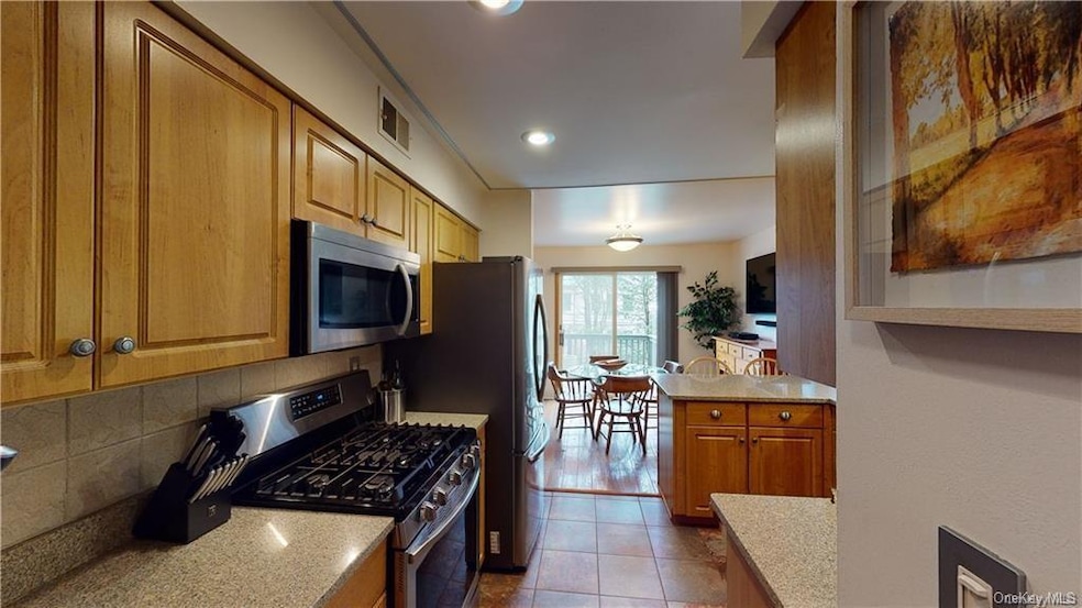 18 Village Gate Way, Nyack, NY 10960 - photo 1