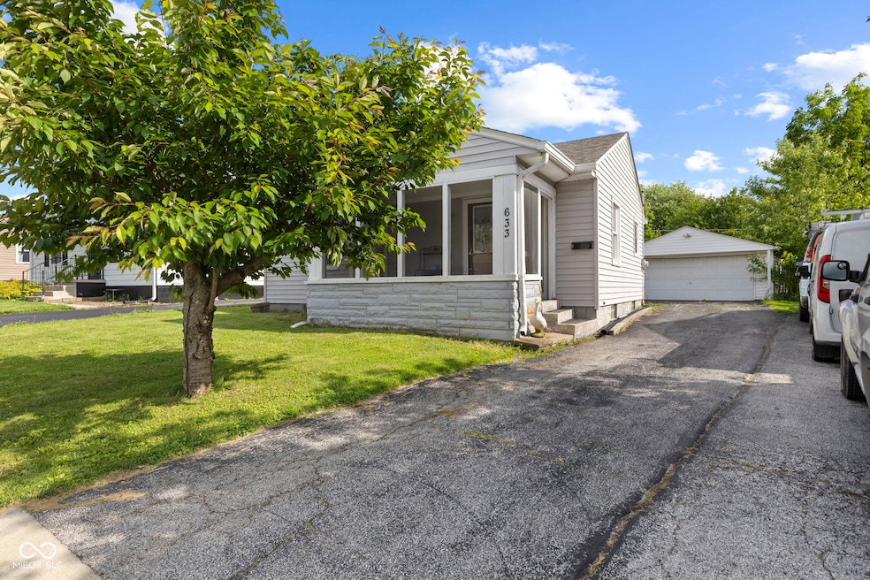 633 Fletcher Ln, Beech Grove, IN 46107 - photo 1