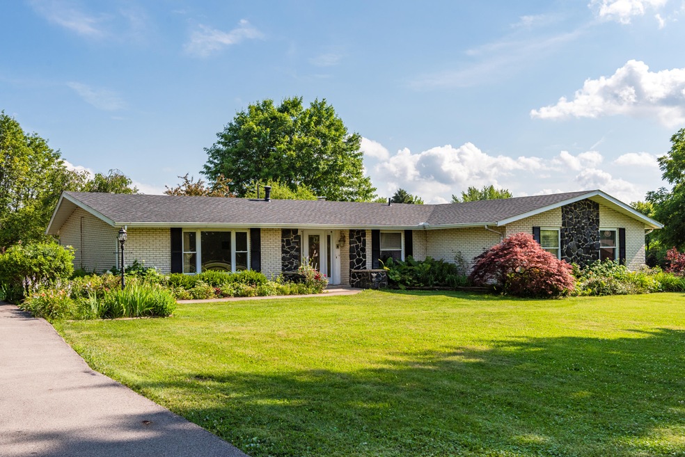 669 W Day Yell Springs 1a