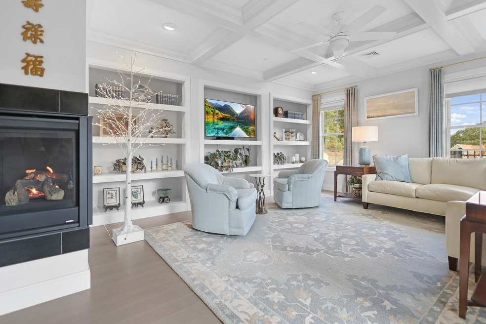 The Club at Meadowbrook unit V102, Salem, NH 03079 - photo 1