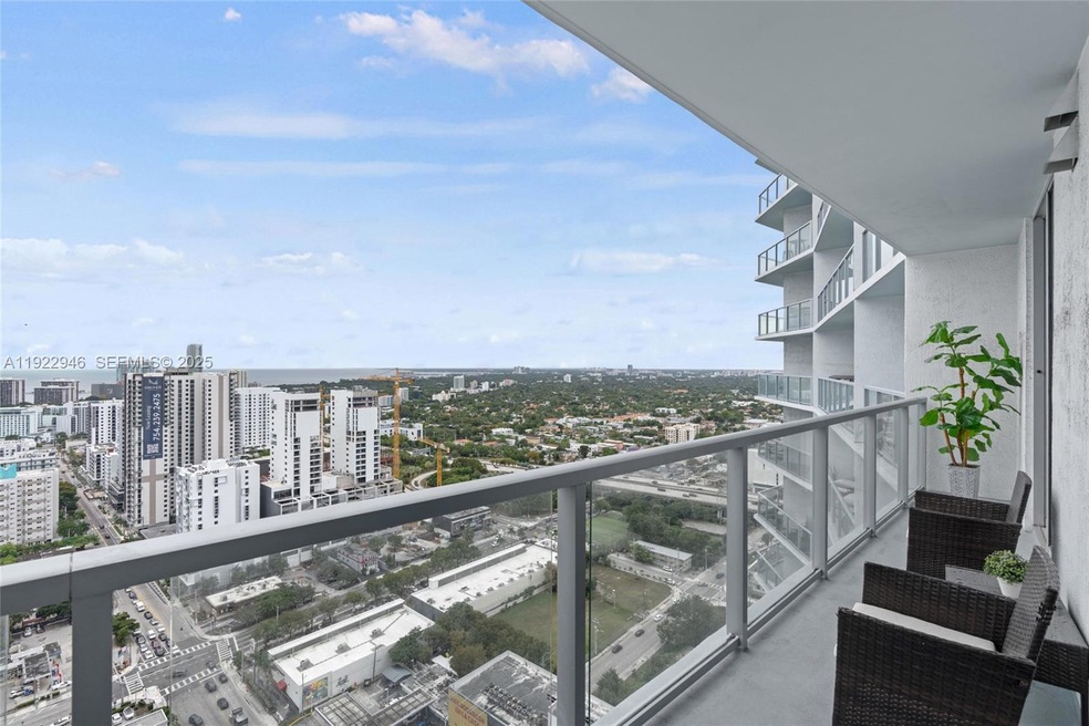 185 SW 7th St unit 3314, Miami, FL 33130 - photo 1