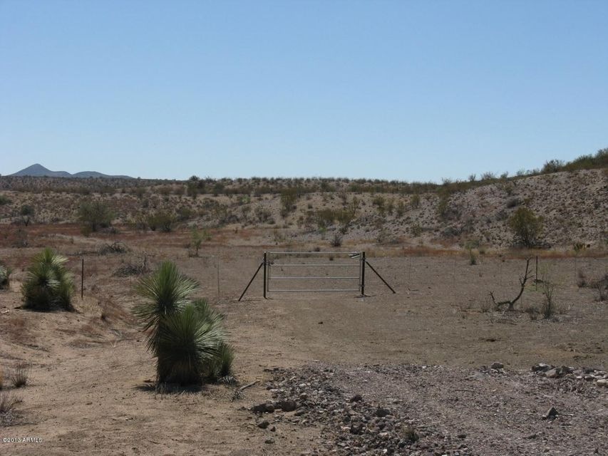 20695 W Coyote Gulch unit MB, Wickenburg, AZ 85390 - photo 1
