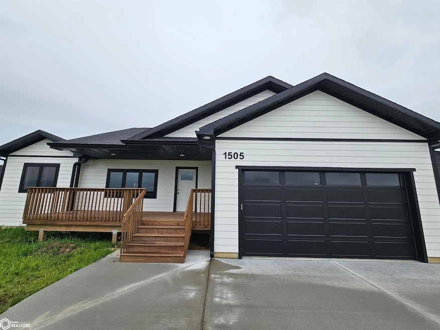 1505 E 10th St, Carroll, IA 51401 - photo 1