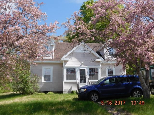 25 Edwards St, Franklin, NH 03235 - photo 1