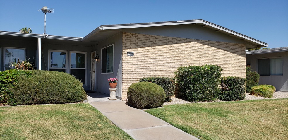 17272 N Del Webb Blvd, Sun City, AZ 85373 - photo 1