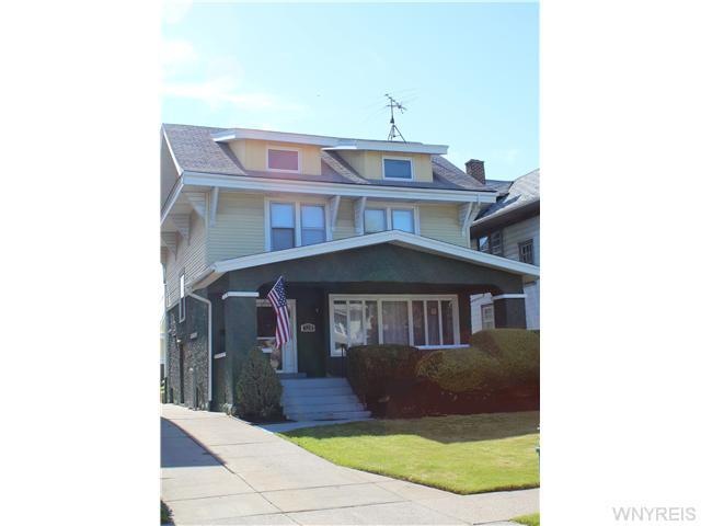 Exterior Front Welcome to 128 Commonwealth Avenue!