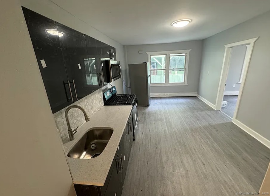 85 Caroline St unit 1R, Bridgeport, CT 06608 - photo 1