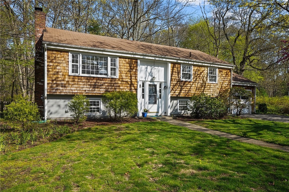 15 Rustwood Dr, Barrington, RI 02806 - photo 1