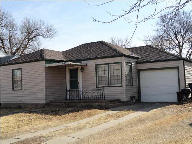 Low maintenace! All vinyl exterior with newer roof