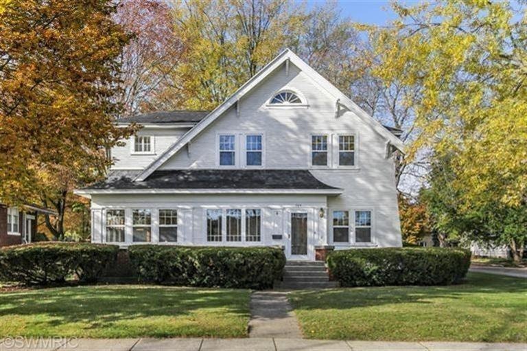 724 Riverside Dr, Lowell, MI 49331 - photo 1