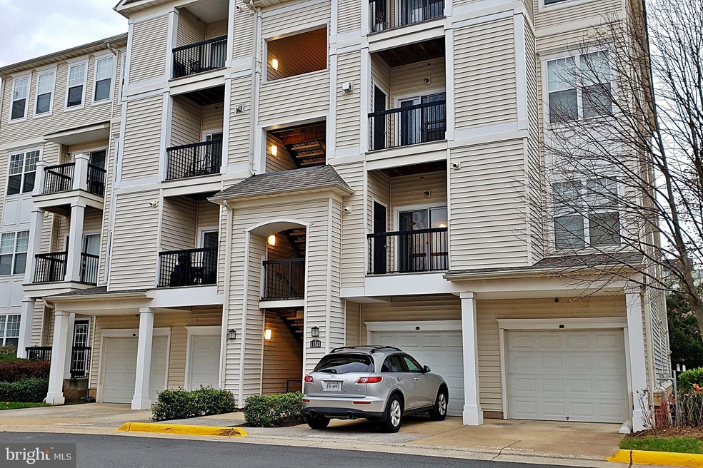 11321 Aristotle Dr unit 3-202, Fairfax, VA 22030 - photo 1