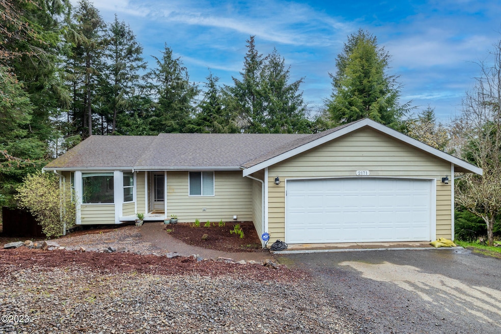 2171 SE 15th St, Lincoln City, OR 97367 - photo 1