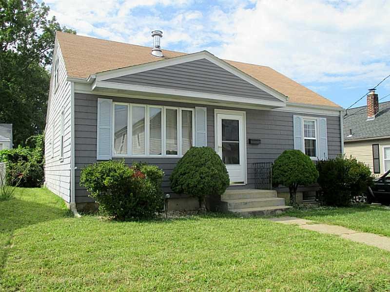 68 West St, West Warwick, RI 02893 - photo 1