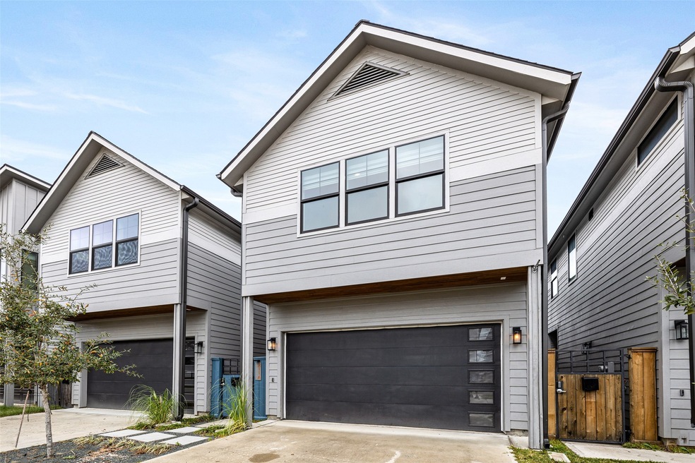 211 E 32nd St unit A, Houston, TX 77018 - photo 1