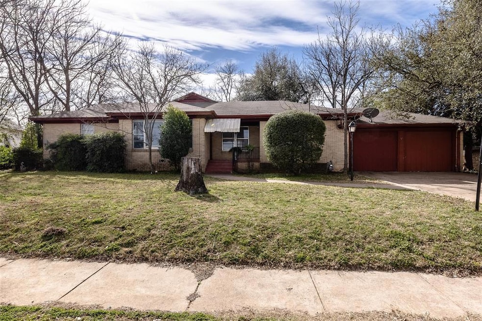 116 E Josephine St, Weatherford, TX 76086 - photo 1