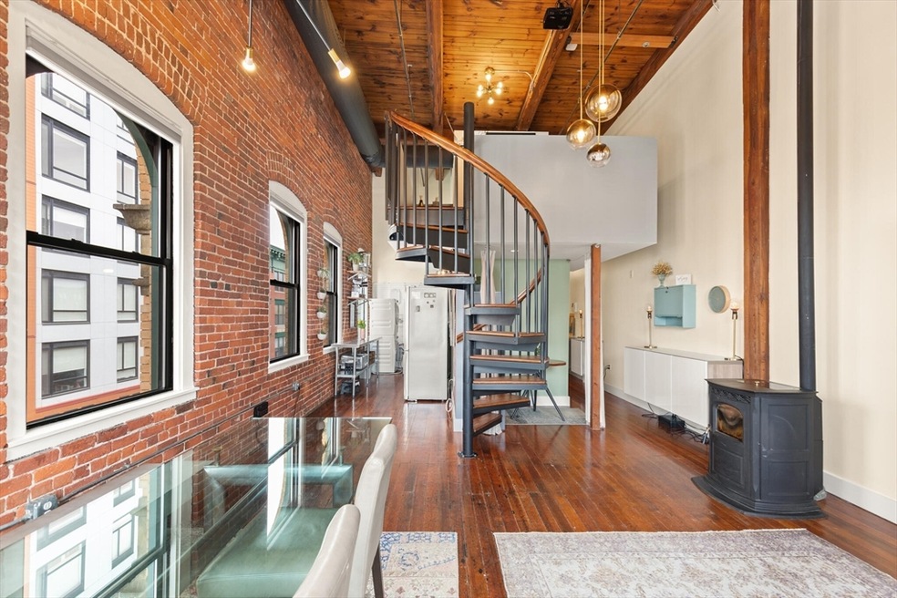 49 Munroe St unit 402, Lynn, MA 01901 - photo 1