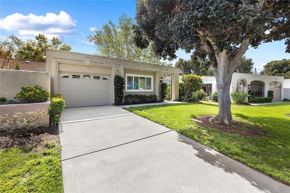 Sold $1,025,000 • Co-Listing Agent