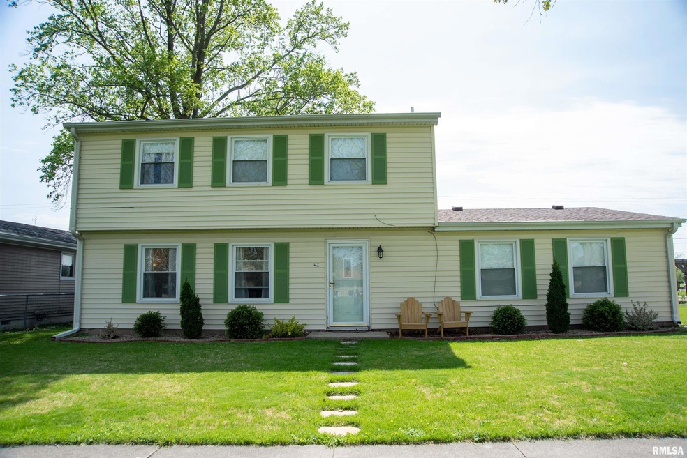 280 Campus View Dr, Lincoln, IL 62656 - photo 1