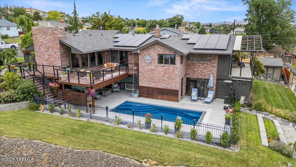 501 Viewcrest Pl