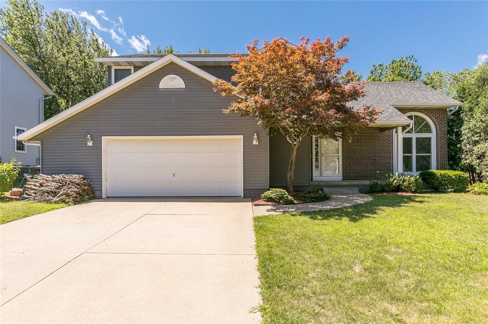 4615 Lancaster Dr NE, Cedar Rapids, IA 52402 - photo 1