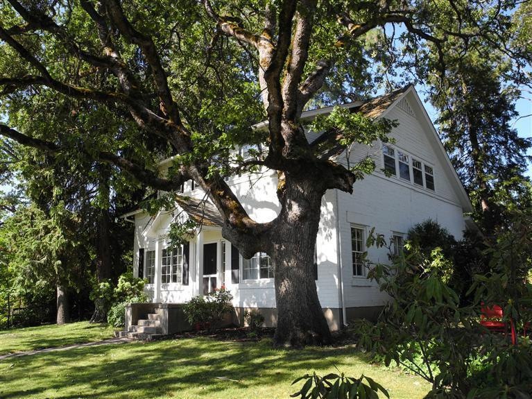 3390 Ross Ln, Central Point, OR 97502 - photo 1