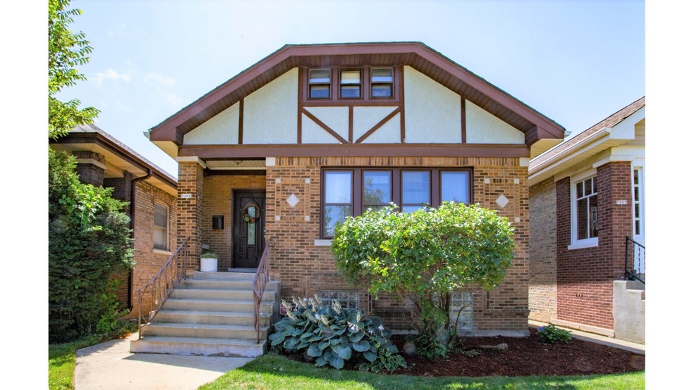 5105 W Nelson St, Chicago, IL 60641 - photo 1